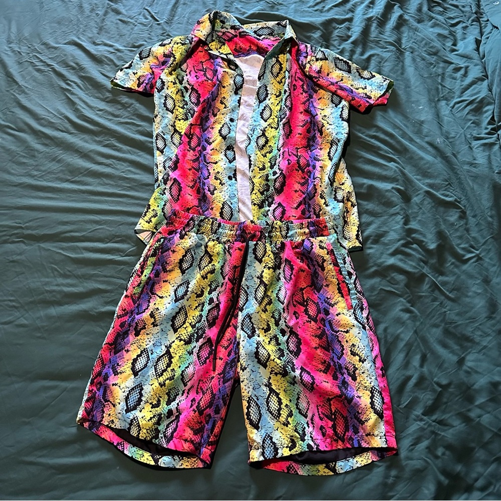 Fashion nova Men Colorful Snake Print Shirt and Shorts Set
